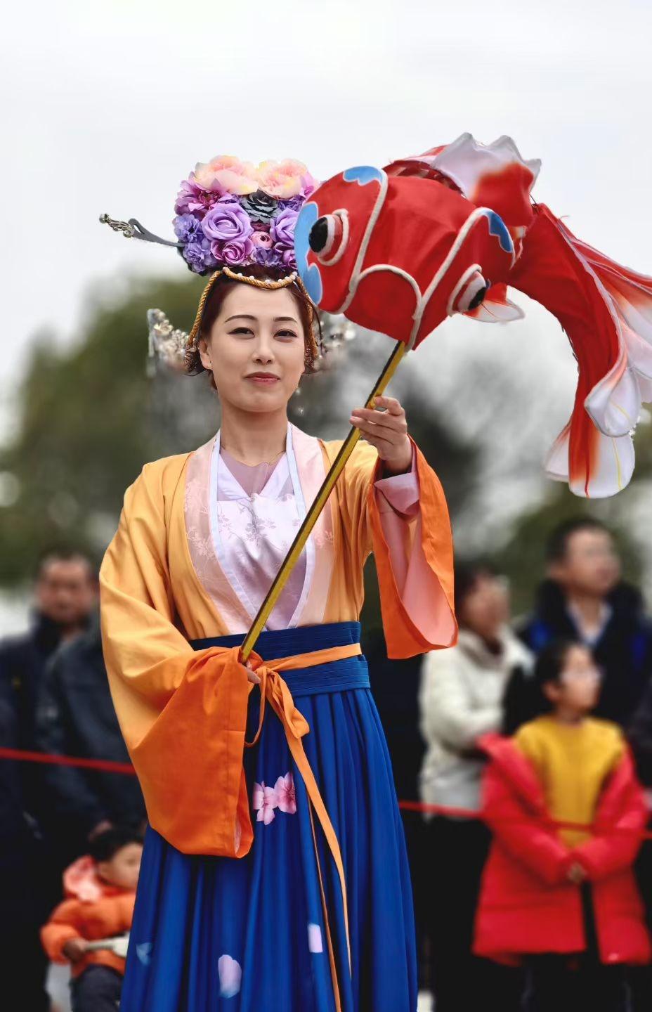 人生最幸福的事，不是活得像别人，而是活得更像自己
 
我们这一辈子，总是很容易被