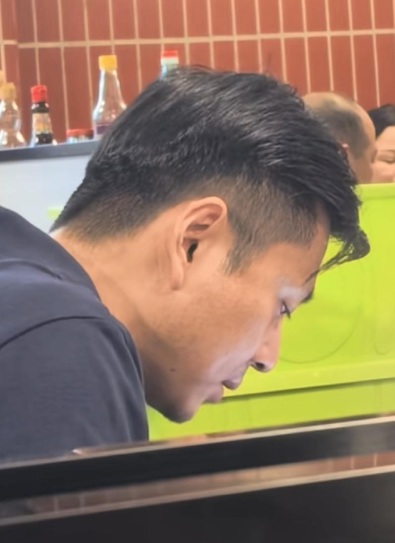 没有美颜没有滤镜，做最真实的自己，现在不管是拍照片，发抖音很多人都把自己拍成了不