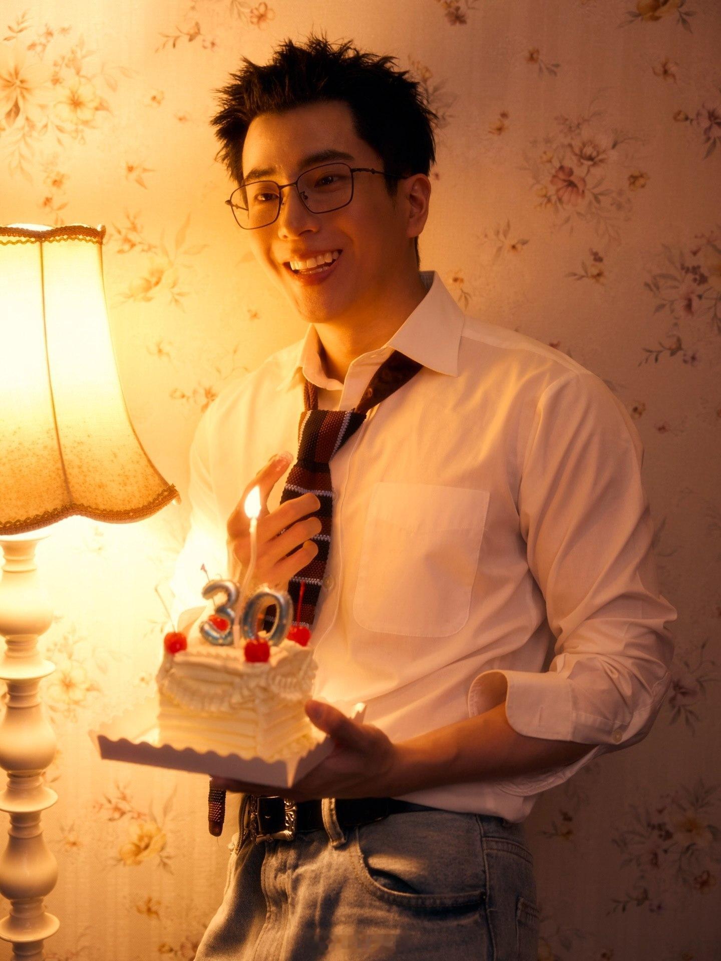 泰星Nonkul查侬30岁庆生照释出！HBD 