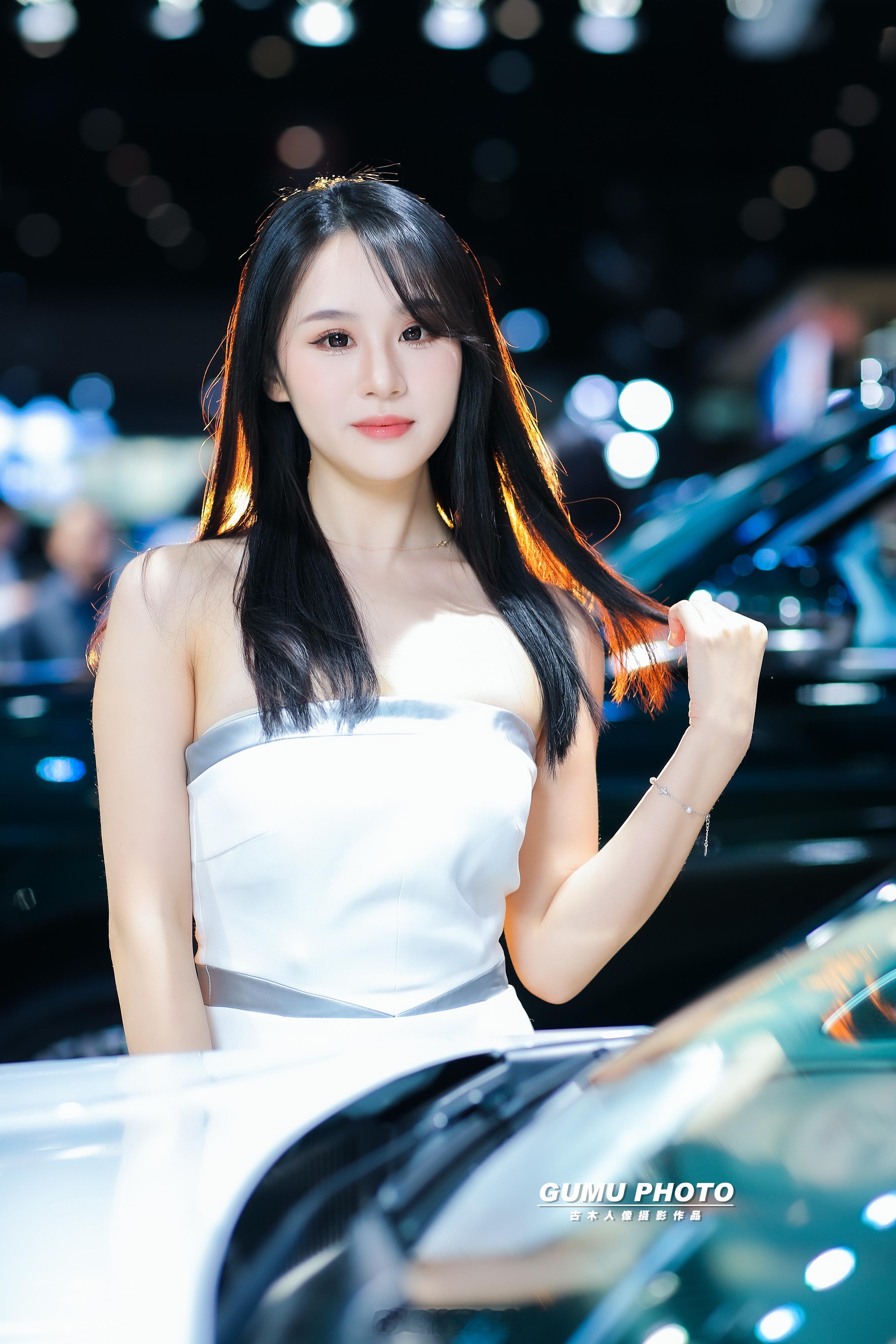 2025成都双十二车展奇瑞展台模特小姐姐2025成都双十二车展 