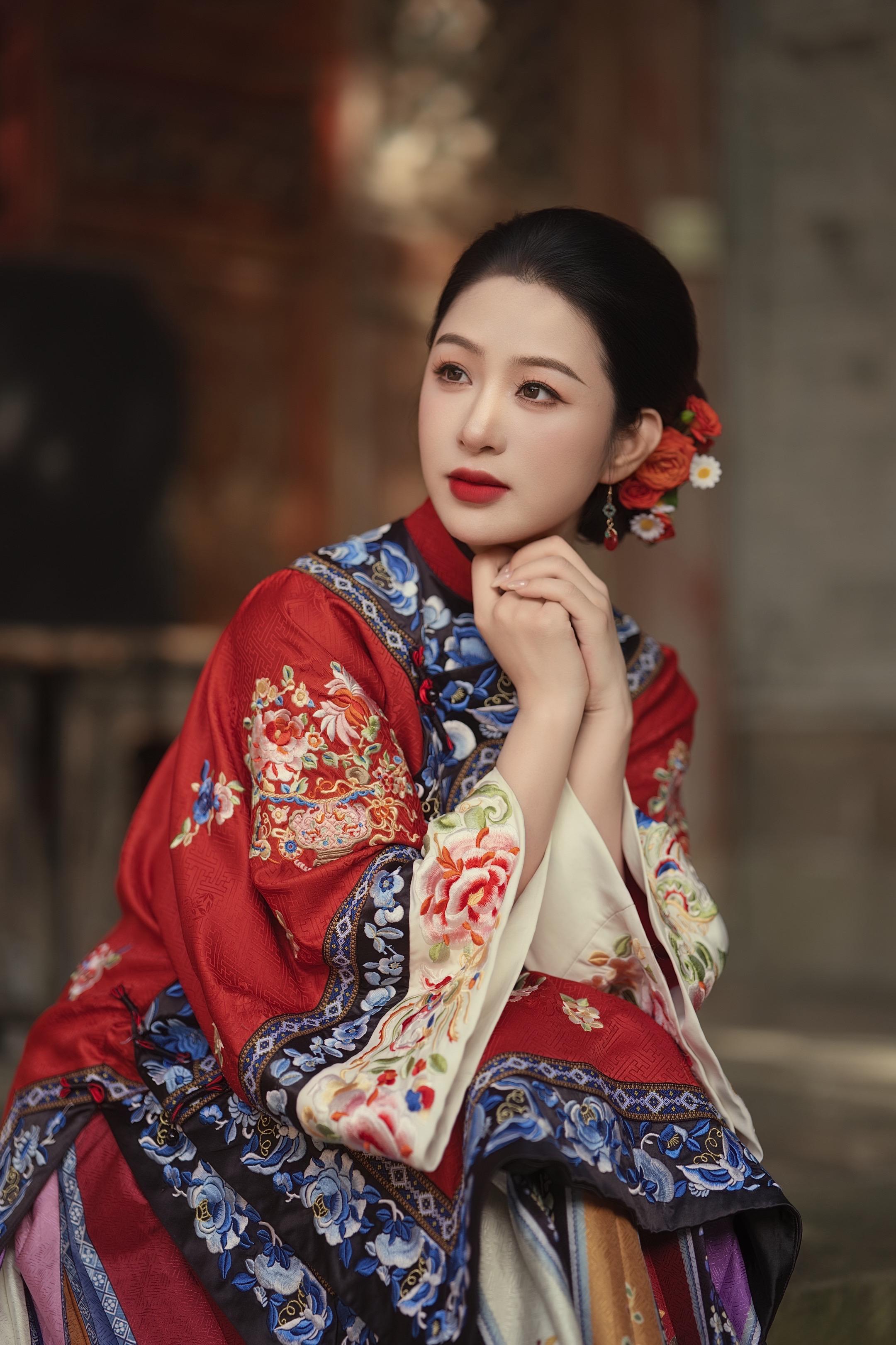 “山河无恙，国泰民安”眉眼如画 不同时代的美