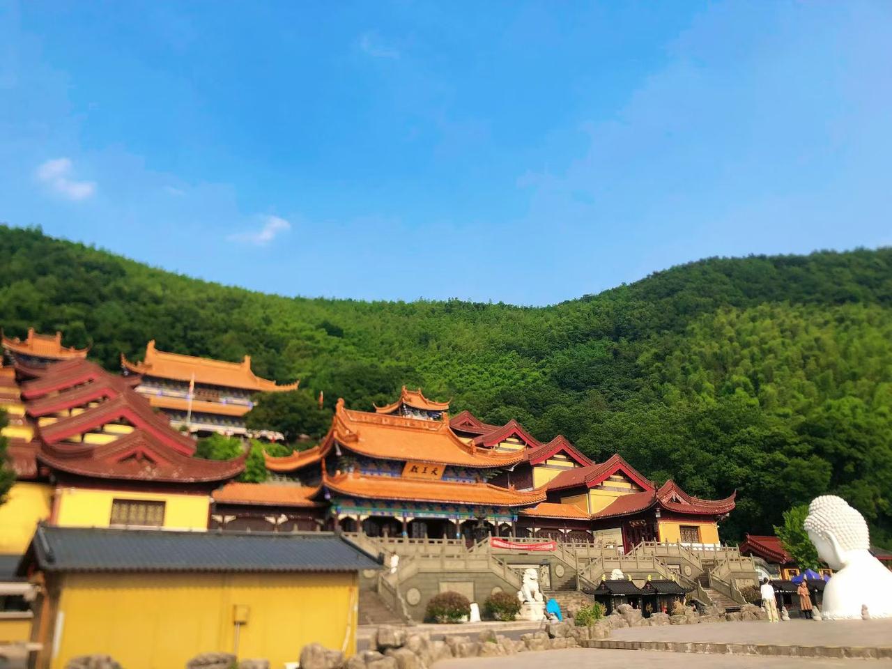 开智稳心
（Yoyo中国女士）
看到友人Yoyo给我发来微信，我便安心了。
她的