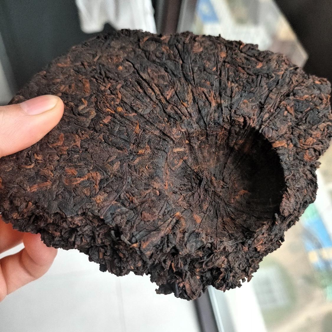 个人存普洱茶19年，总结三句话关于家庭存普洱茶：小环境密封；大环境通风；全过程避