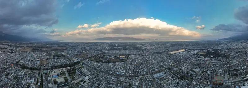 春节期间，有游客在云南大理订酒店，竟订到了医院住宿中心，这事儿可太有戏剧性了。2
