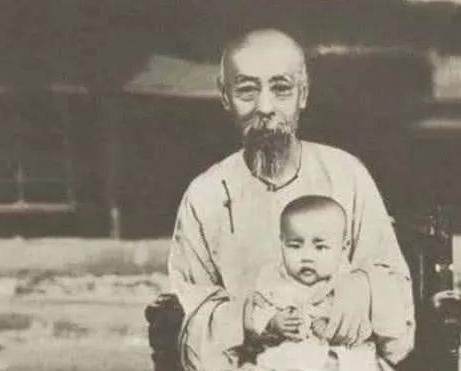 清朝最大“败家子”，一顿饭10000两，奢侈程度和珅都要为之汗颜！

不知道和坤