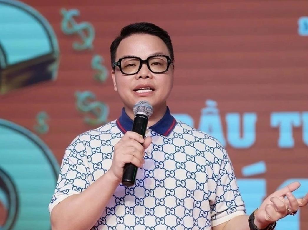 跟你说个新鲜热乎的瓜，越南那个搞出惊天骗局的“猎人先生”黎克吴，前几天在菲律宾栽