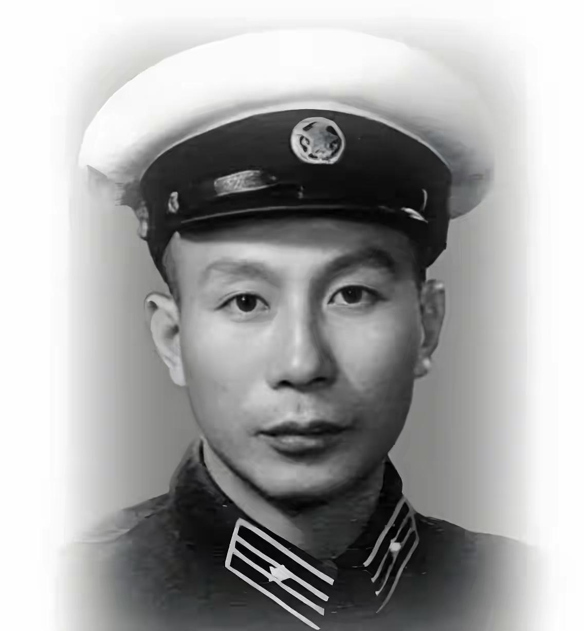 1955年，一艘仅22吨的解放军鱼雷艇突发故障，带着仅剩的一枚鱼雷艰难返航，迎面