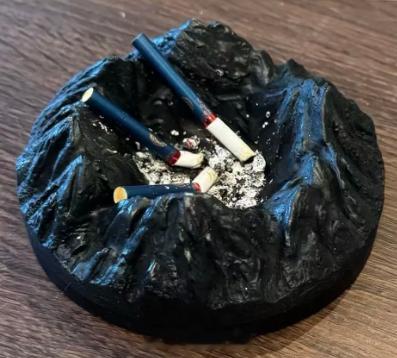 来根烟，精神一下，继续带实盘的兄弟姐妹收割一波，然后开始复盘，收工回家。