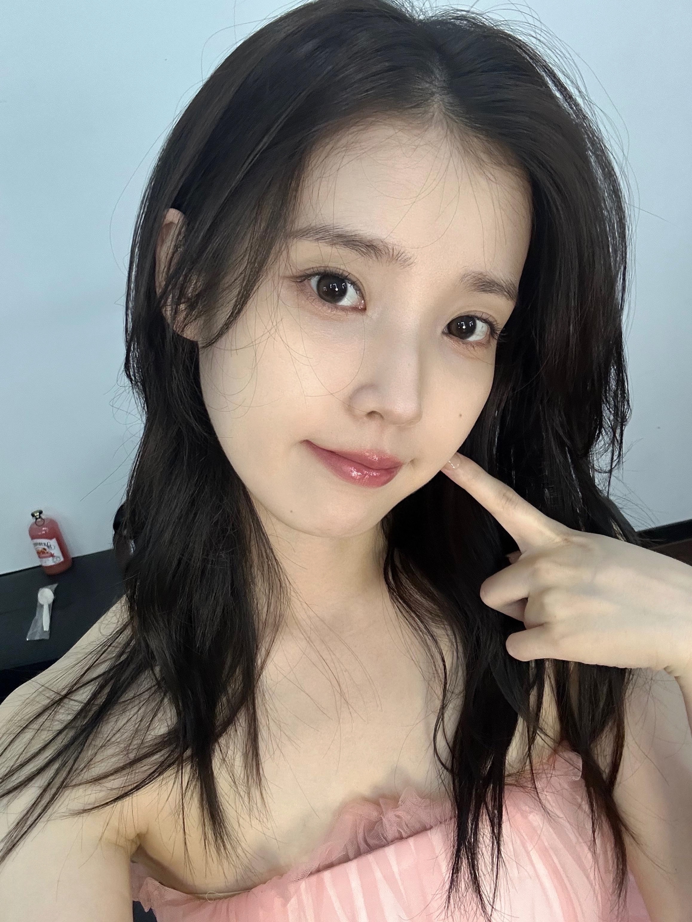 250710 IU Berriz更新 大家肯定都去上班了！！比昨天稍微凉快了一点