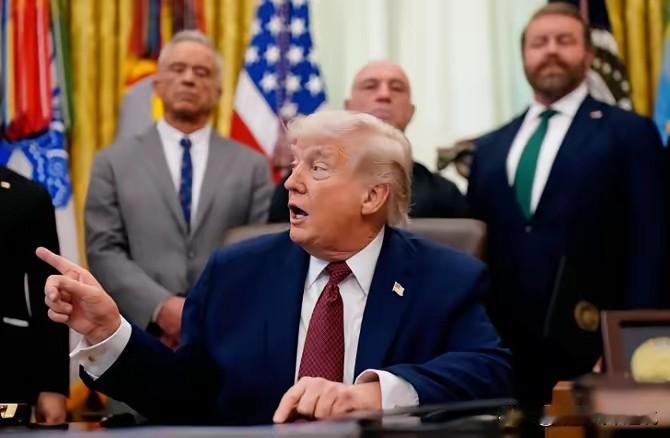 美伊谈判还没开始，美国先动手炸船扣船！伊朗直接翻脸不谈了
6月20日，特朗普公开