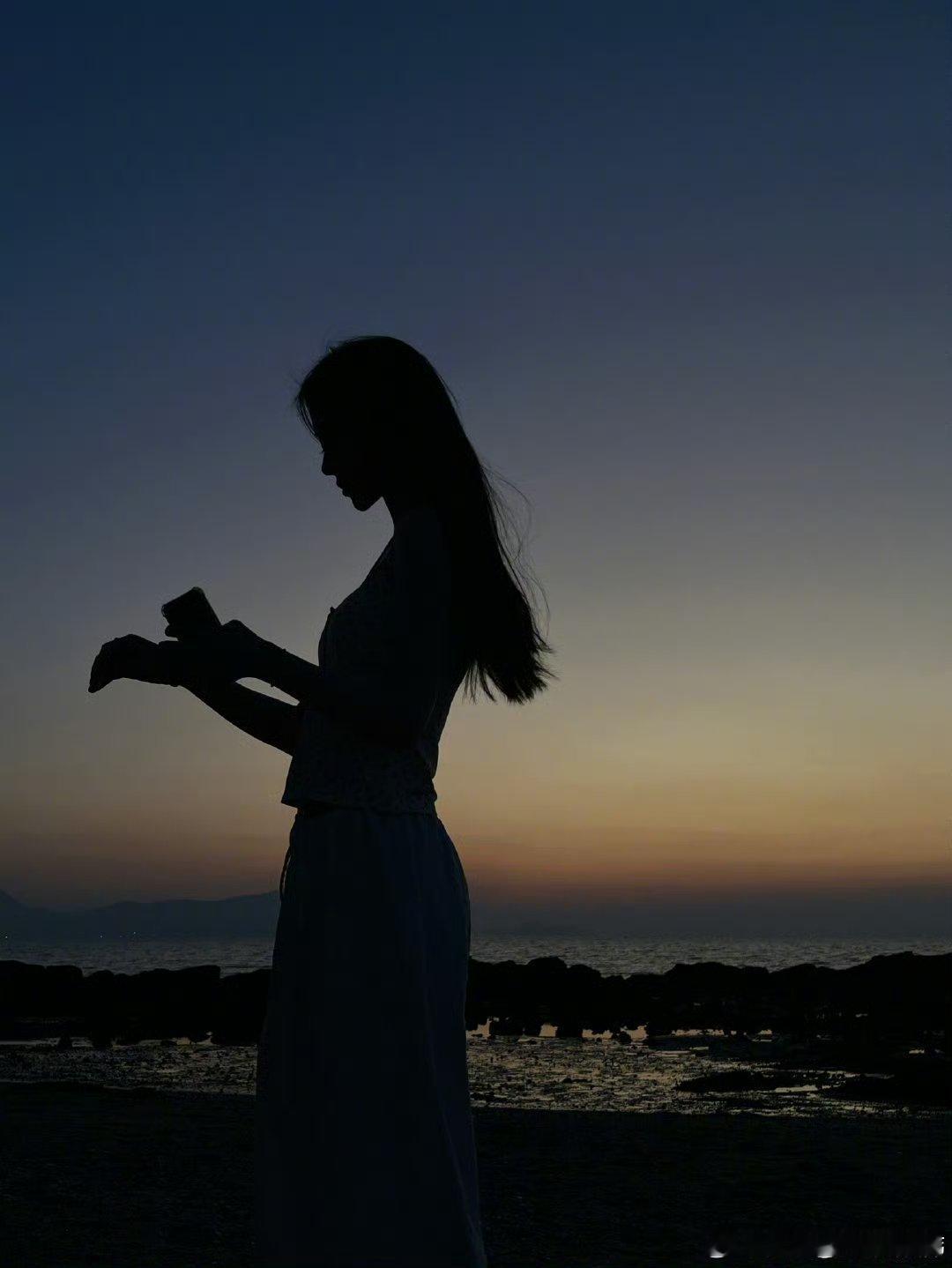 鞠婧祎海边落日九宫格 jjy 鞠婧祎阿黛 jjy鞠婧祎露芜衣我不想独行 我想身边