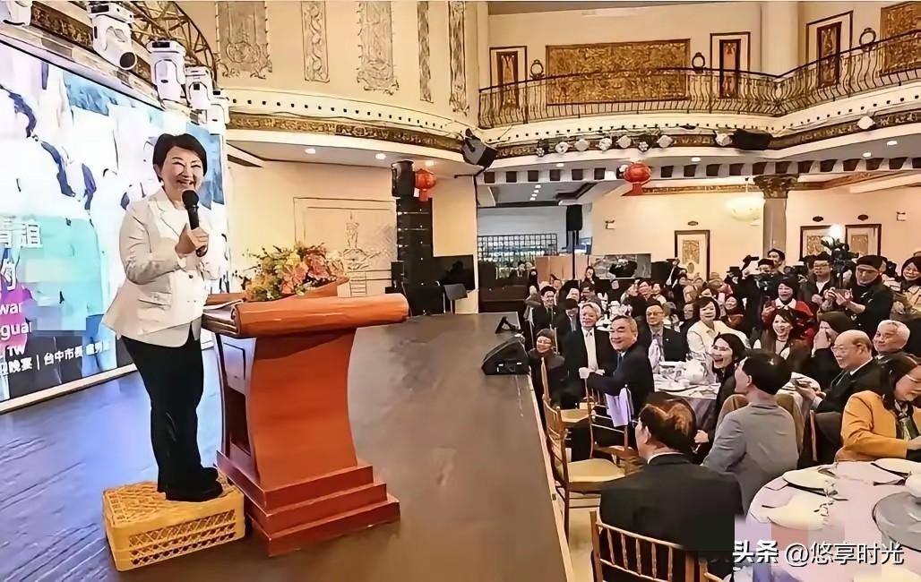 台中市长卢秀燕当地时间3月14日，在纽约参加侨界欢迎晚宴时，就两岸关系放话：“要