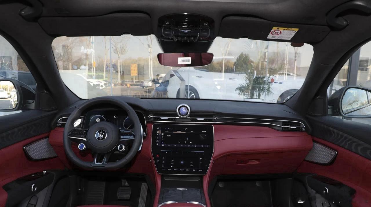 【玛莎拉蒂格雷嘉暴降54万！35.88万就能拿下纯电版？库存告急】30多万的玛莎