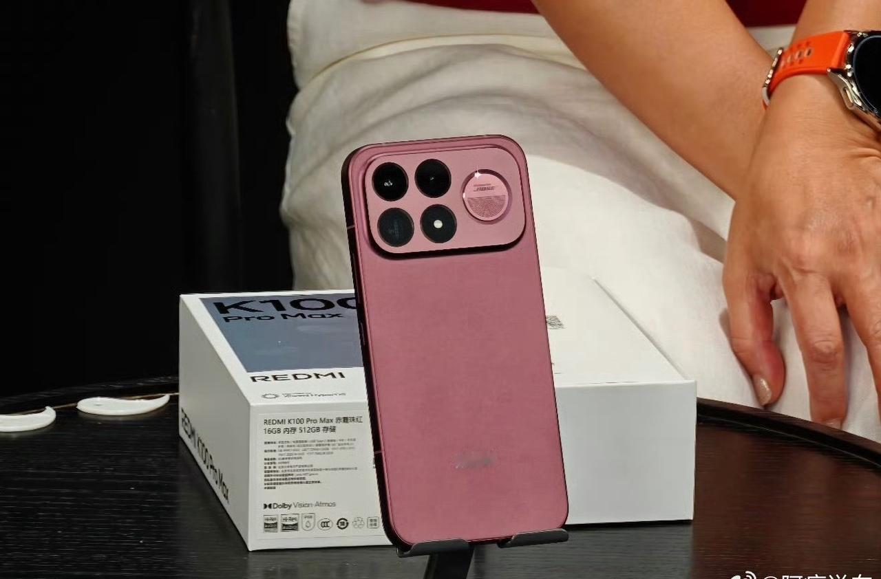 ChinaJoy亮相的REDMI K100 Pro这个酒红色，不输一直传的iPh