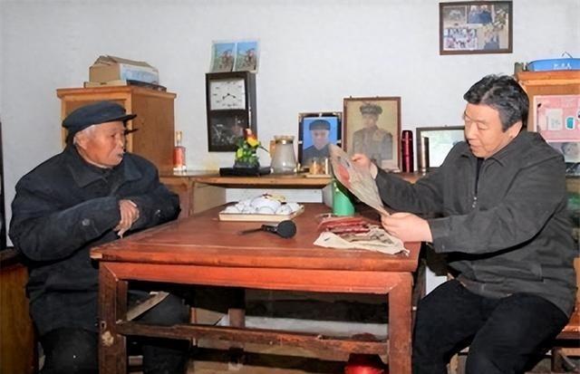 1956年8月，一个解放军少尉副连长脱下军装，按18级干部标准转业到福建地方。