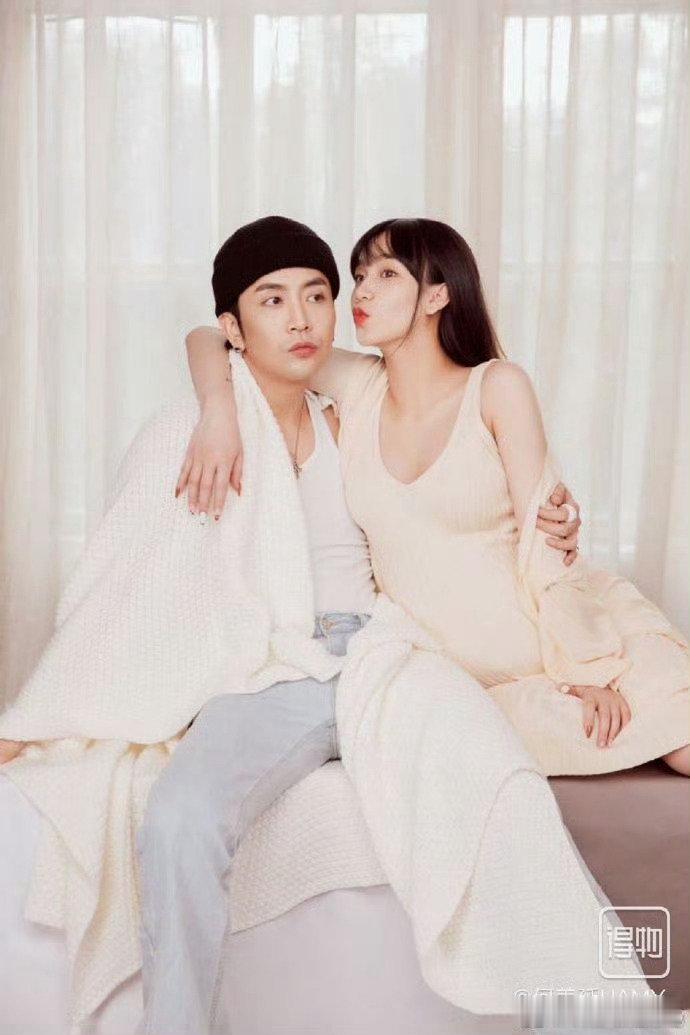 rapper梁老师被爆家暴梁老师被爆出家暴，何美延朋友圈内容引起热议，曾经的甜蜜