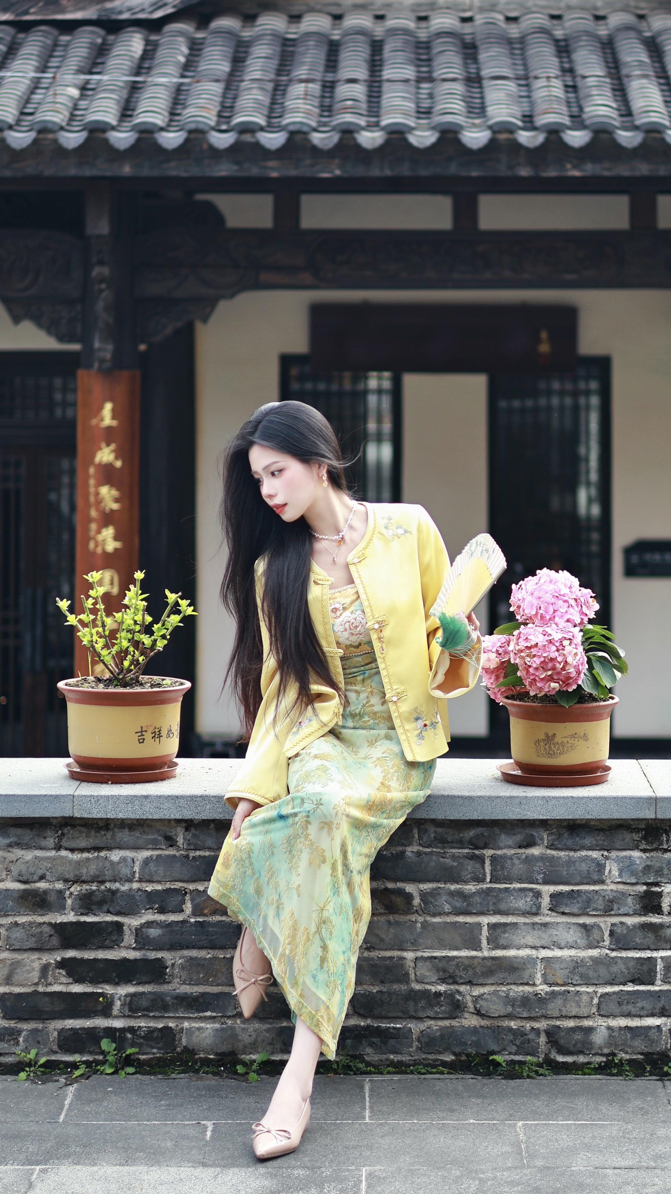 春日迟迟，春景熙熙。