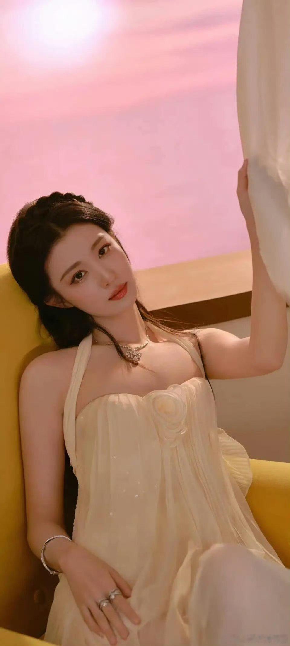 所以有人说王楚然这个是擦边嘛？？ 