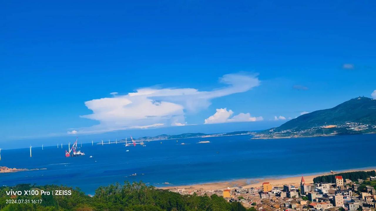 1. 硬核“大魔王”：力与技的完美结合
看王曼昱打球，有一种酣畅淋漓的暴力美学。