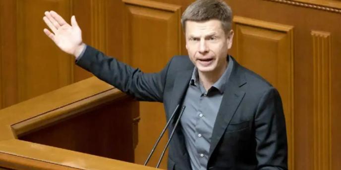 特朗普政府起草的28点俄乌和平计划公布，内容包括俄罗斯保持现有占领区域，乌克兰放