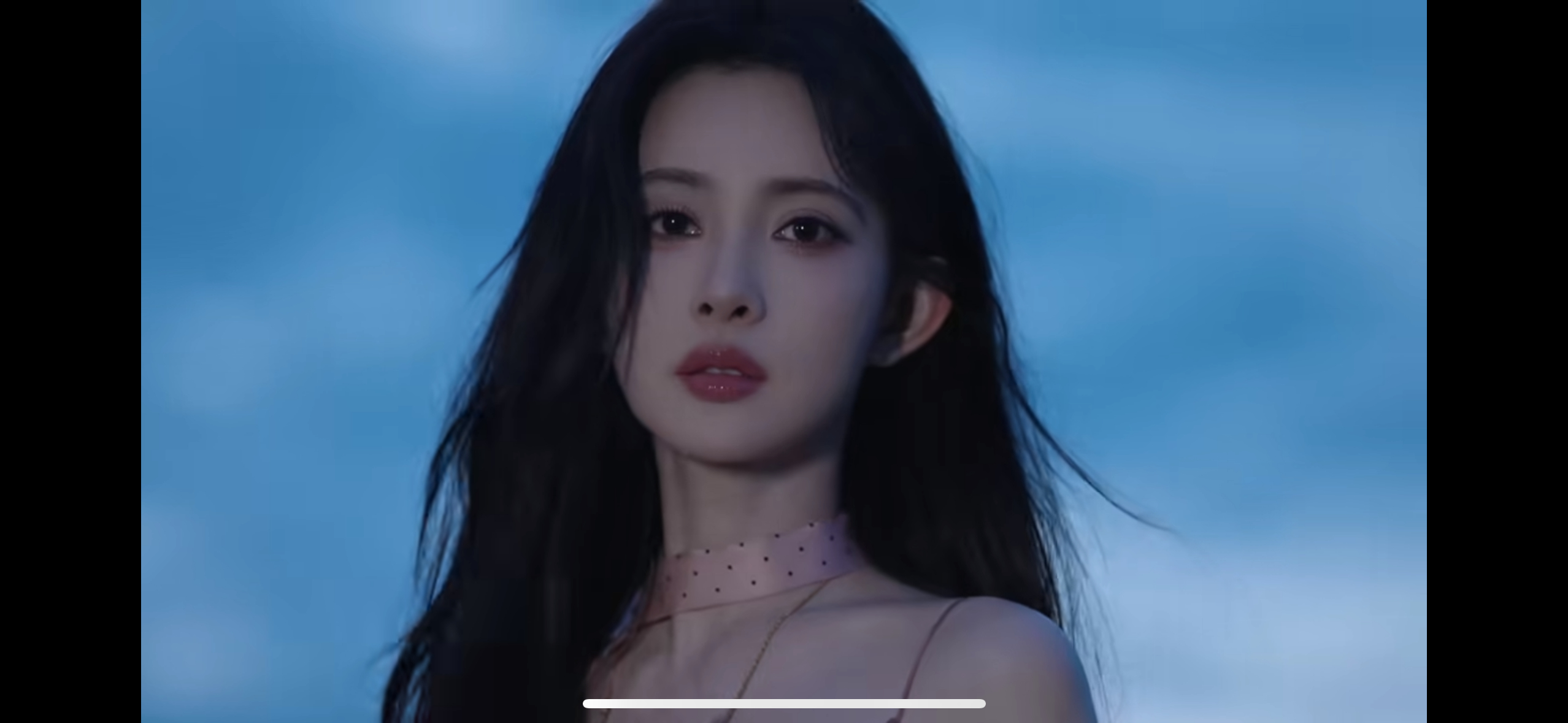 突然出现美我一大跳 