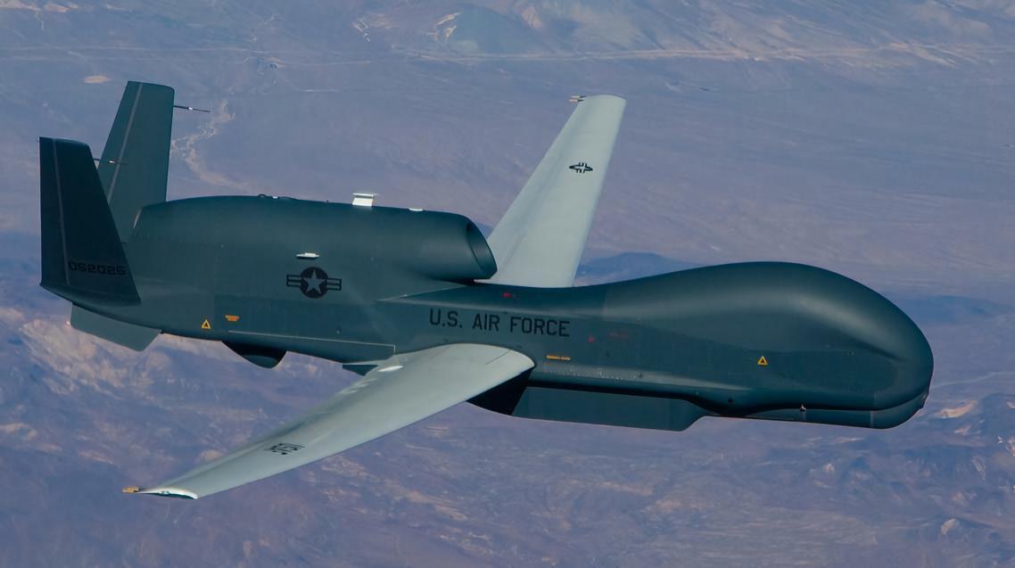 每天认识一件兵器 美国RQ-4“全球鹰”无人机RQ-4是诺斯洛普·格鲁曼公司研制