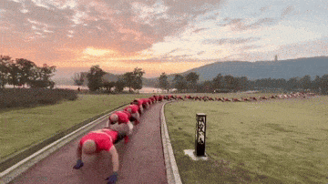 人、人体蜈蚣？ 