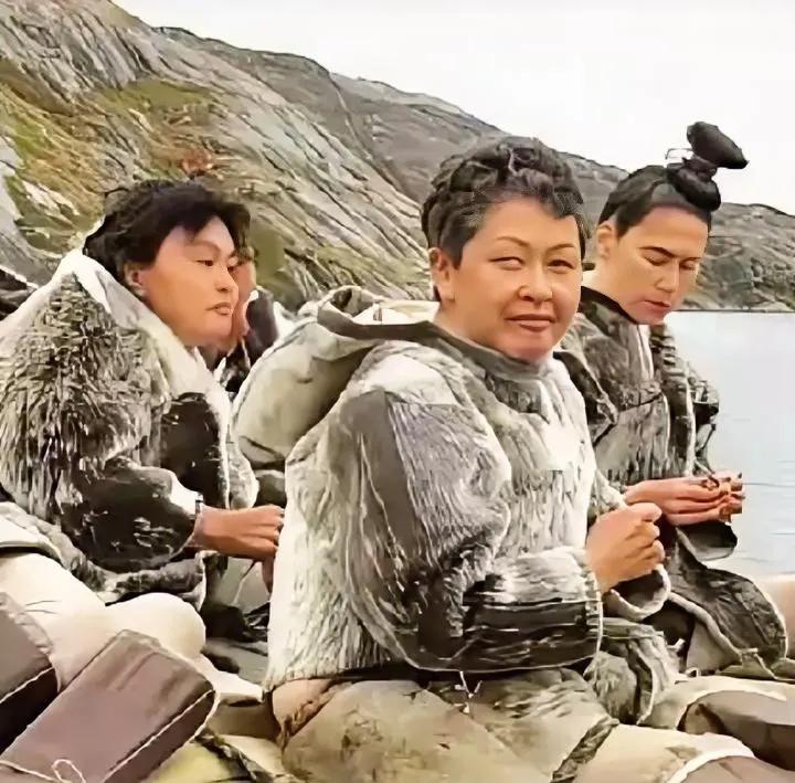 格陵兰岛若落入美国人手里，因纽特人恐重蹈印第安覆辙！
 
别忘印第安人的前车之鉴