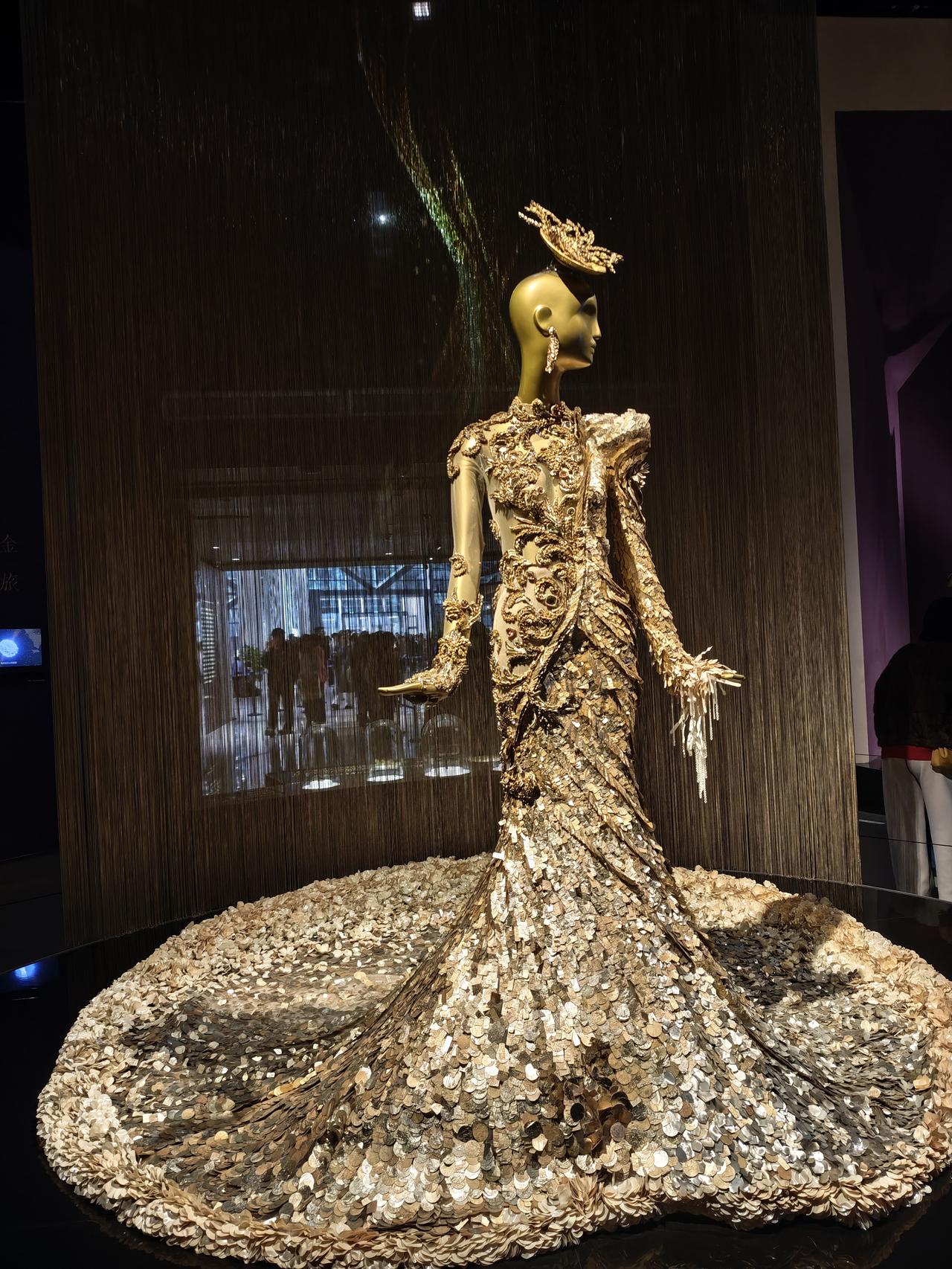 都说姜是老的辣，但我妈这块老姜还得是姐姐能接得住。
老妈是农村的一个快70岁的小