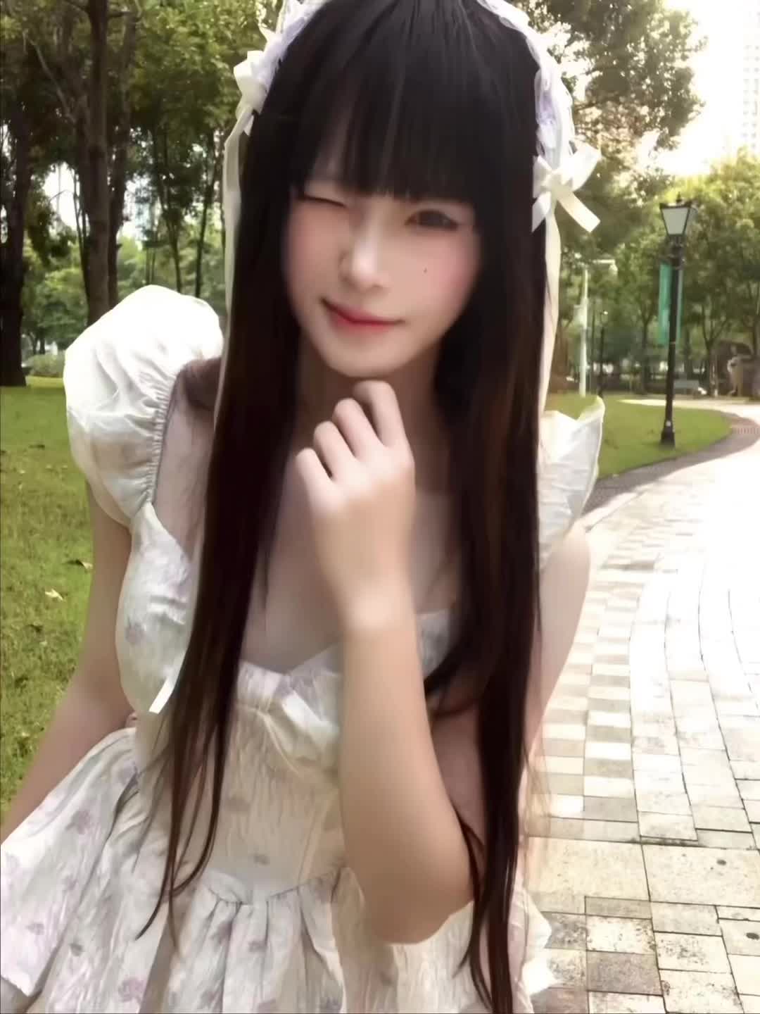 你的存在让我觉得世界不该只是一种颜色