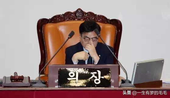 23日以来，韩国国民力量党在国会发起的冗长辩论，最受伤的不是对手共同民主党，而是