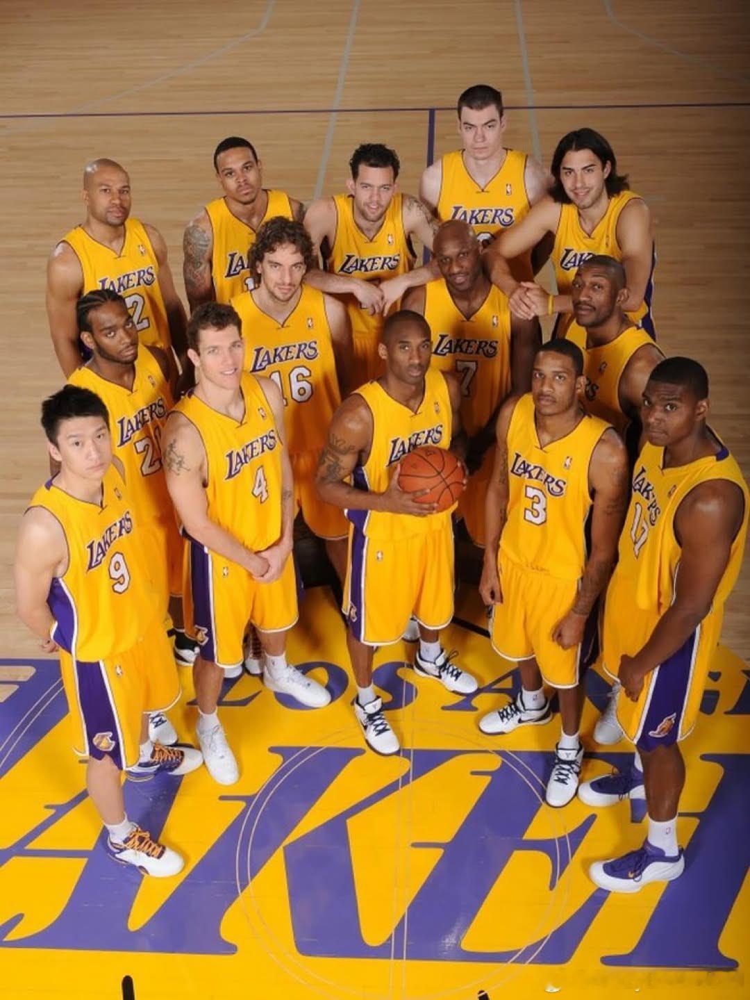 2009年NBA总冠军是洛杉矶湖人队合照 
