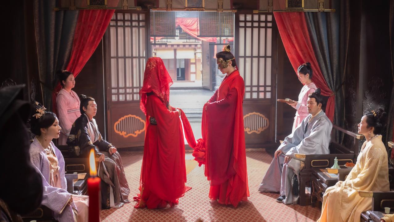 不得不说，《皇妃她不讲武德》的导演真会选人！金璐莹与吴季峰的荧幕搭档，堪称“欢喜