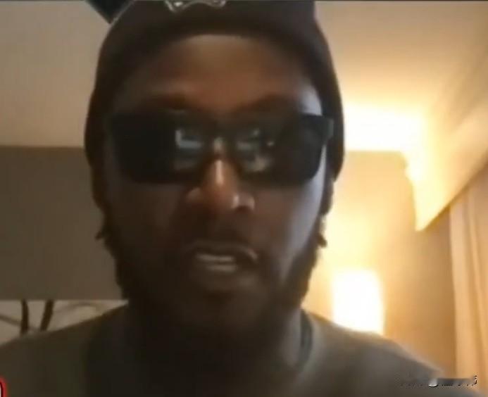 夸梅布朗谈财产管理：

“NBA很多球员破产，是因为，他们发达之后，觉得自己有花