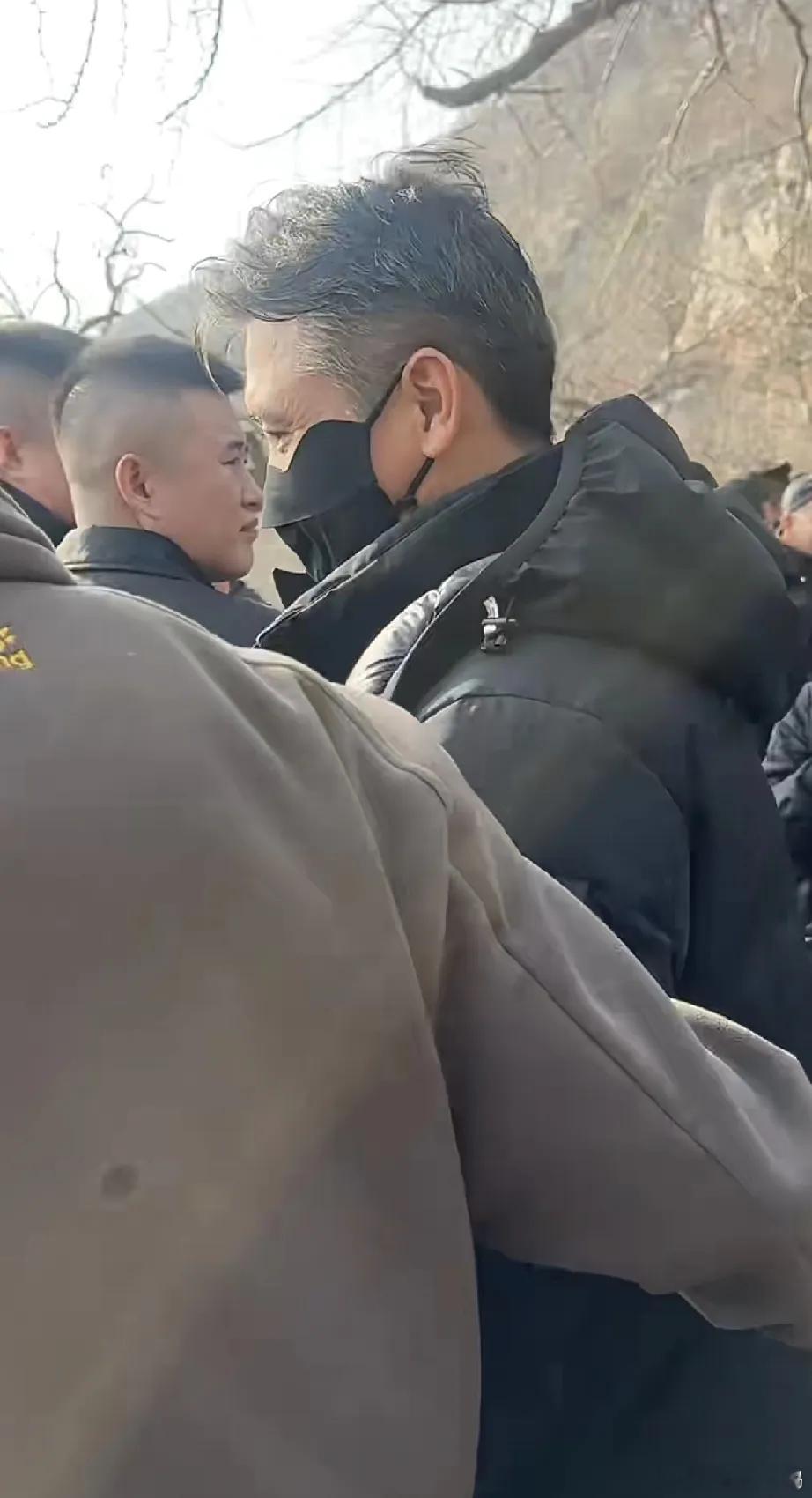 11月29日，李乃文再次现身辽宁丹东大孤山，他是不是看破红尘了？这么频繁前往该景