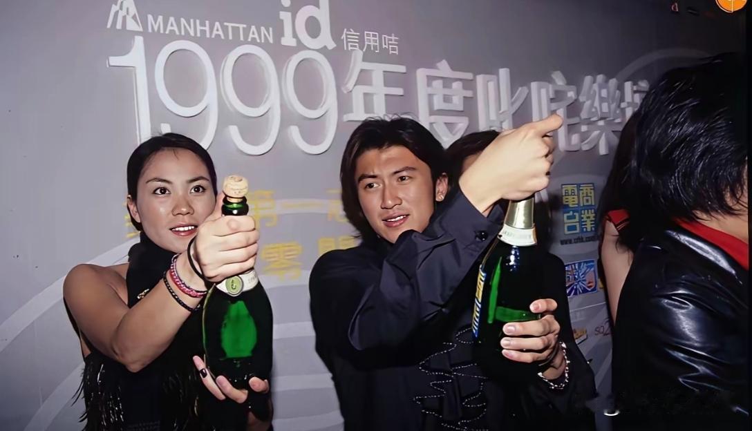 19岁的谢霆锋和30岁的王菲。 