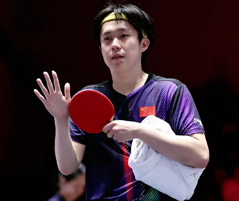 3月1日新加坡大满贯赛，王楚钦4一0战胜林昀儒获得男单冠军，[赞][赞][赞]