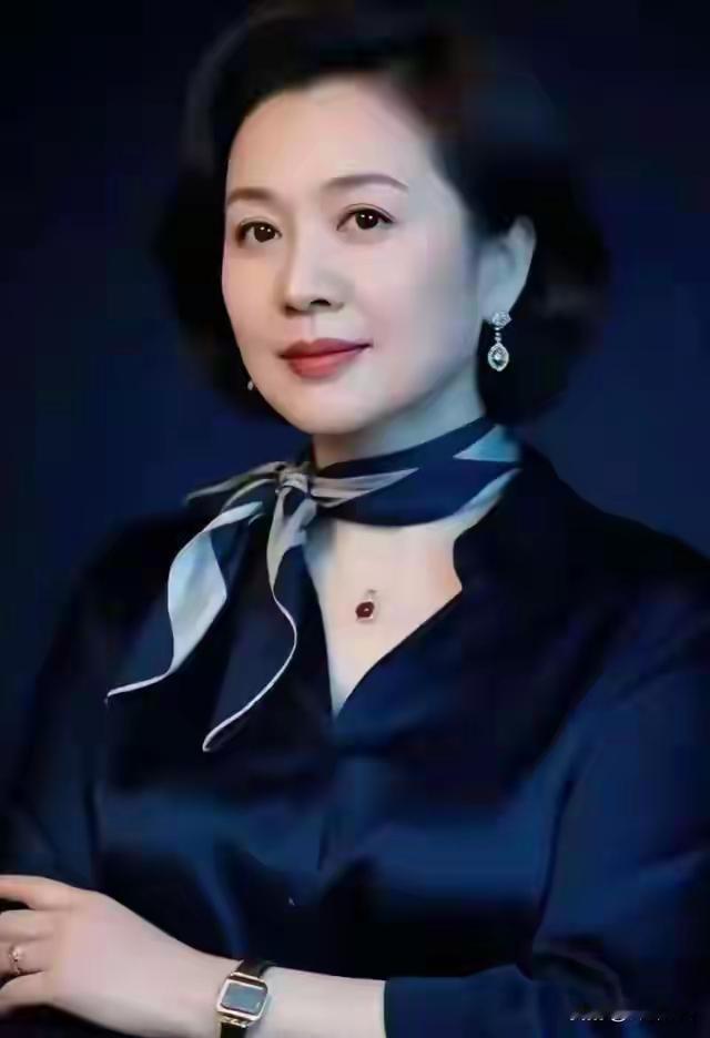 老年时光最宝贵，
开心快乐莫浪费。
放宽心态排第一，
身体健康就万岁。