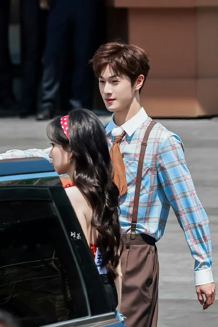 孟子义我跟你了李昀锐我知道奔跑吧昀牵孟绕在跑男又发糖了！这俩人的化学反应比游戏环