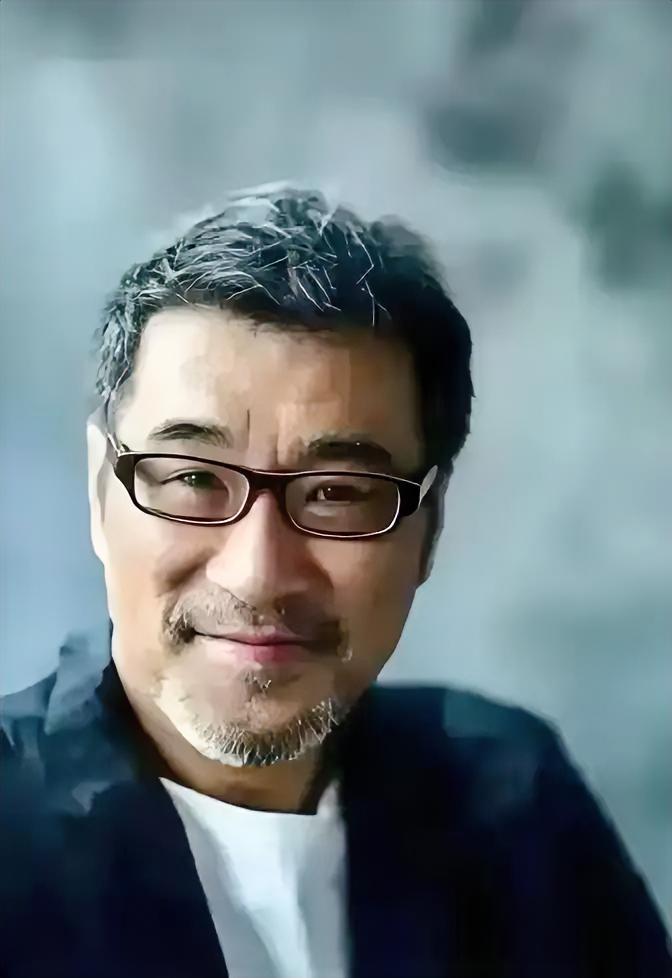 1994年，李宗盛婚内爱上林忆莲，两人为了寻求刺激就悄悄同居，结果没多久，林忆莲