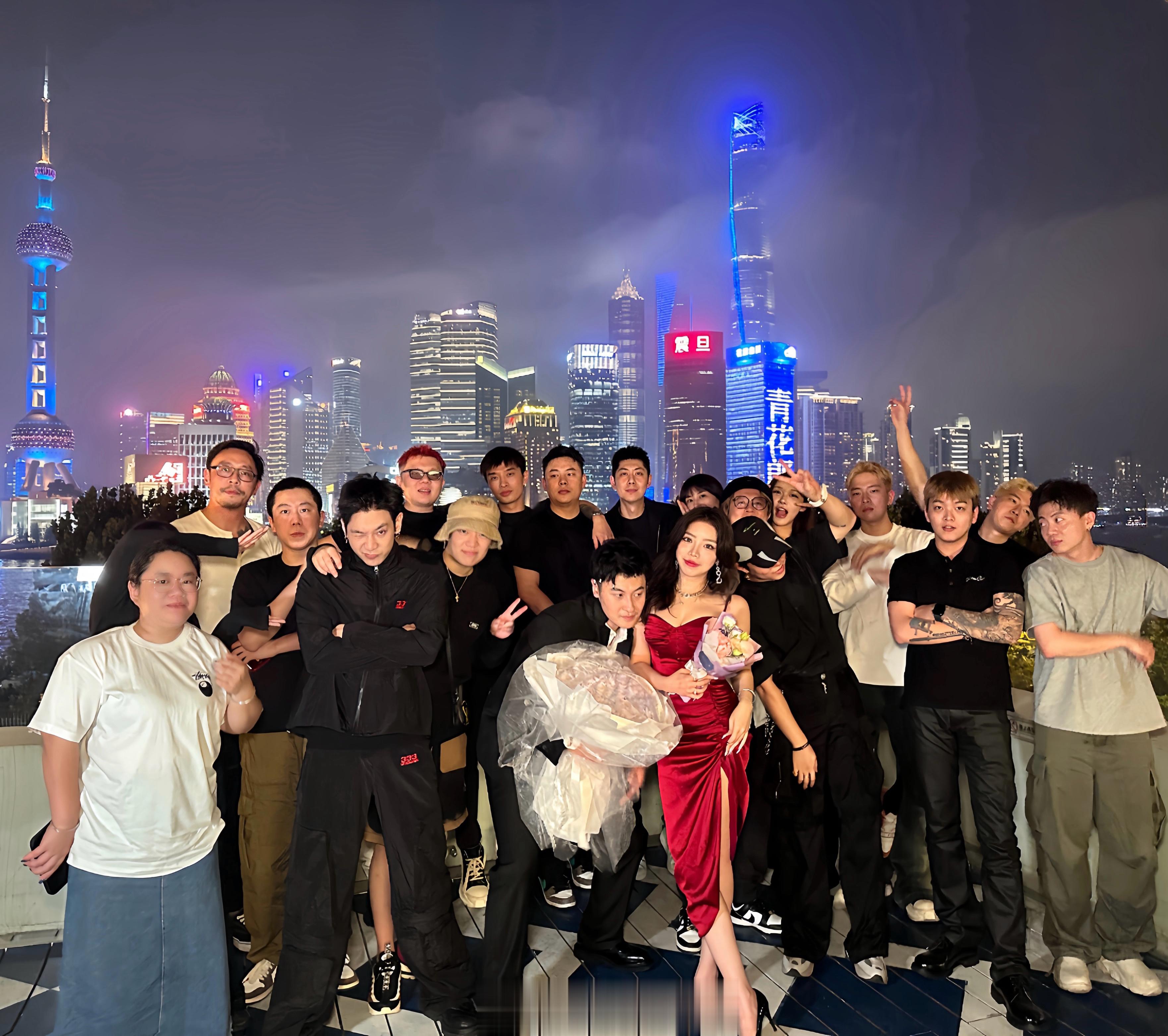 是惊喜、是感动、是我愿意！💍感谢你给了我所有的仪式感❤️😭何其有幸 与你相遇