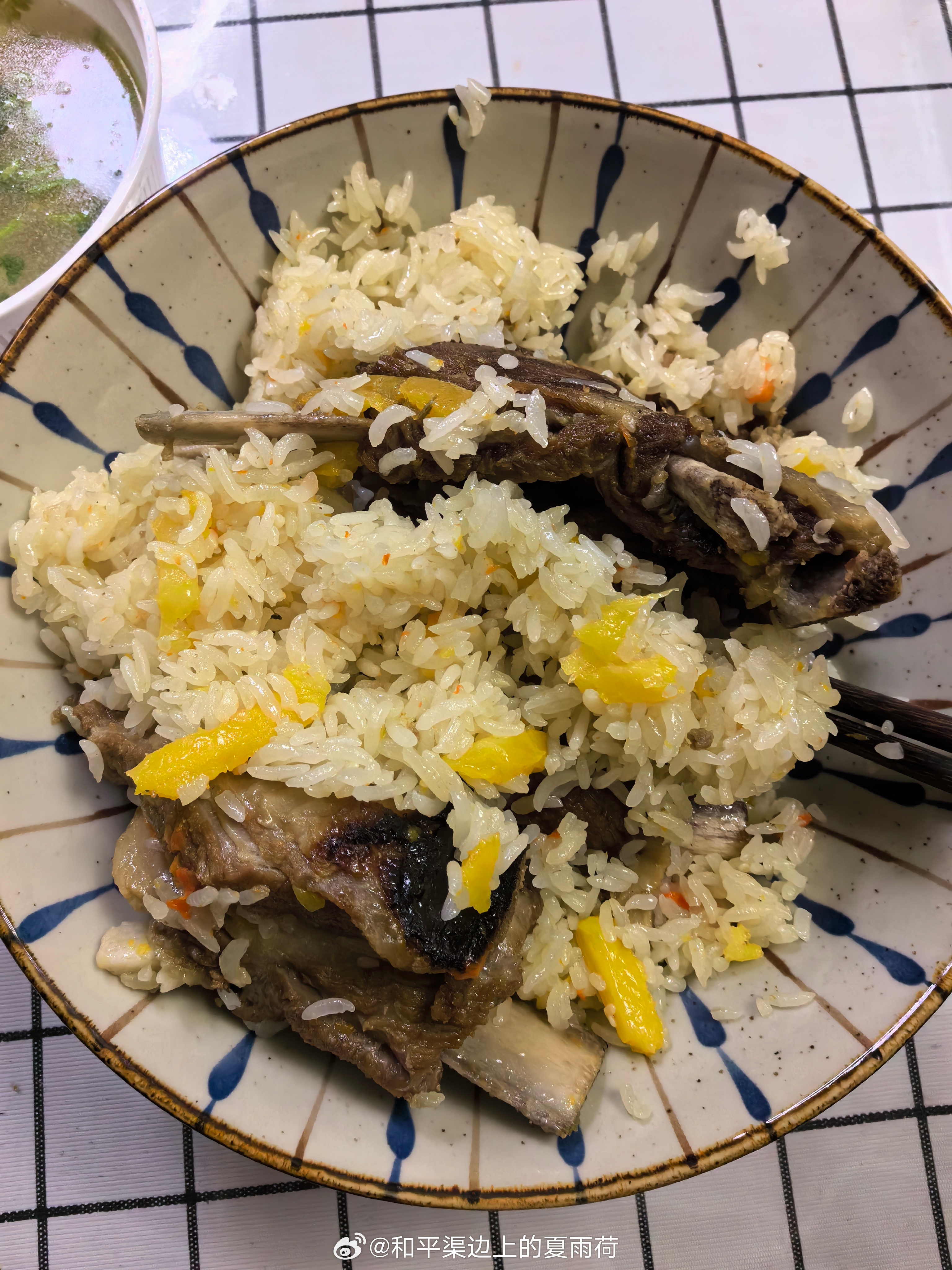 大嫂说，你拔腿毛的镊子到了…我说大哥，这是扒蒜的[费解] ​​​