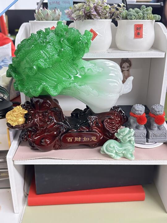 隔壁00后的工位