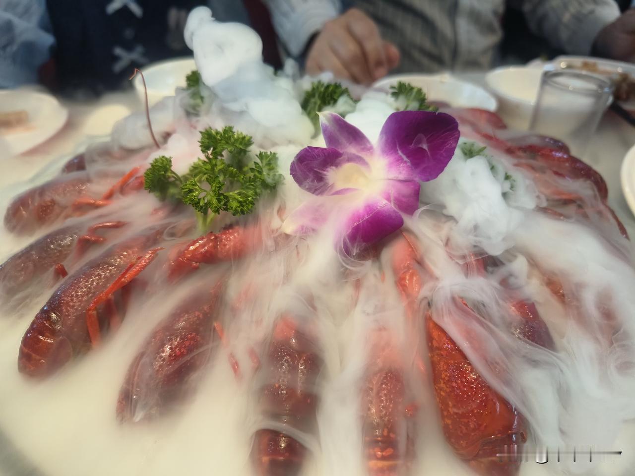 我看评论，很多人说dyg卖飞。
dyg作为长线配置，还记得我说：涨跌不卖吗？
3