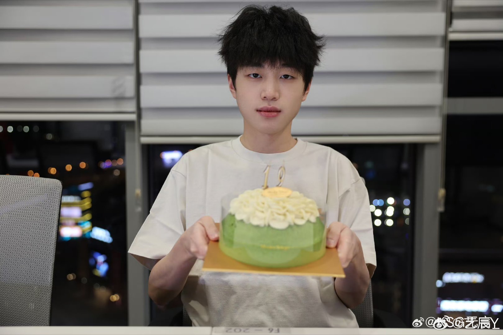 无言ZHY 4.1日贴贴 