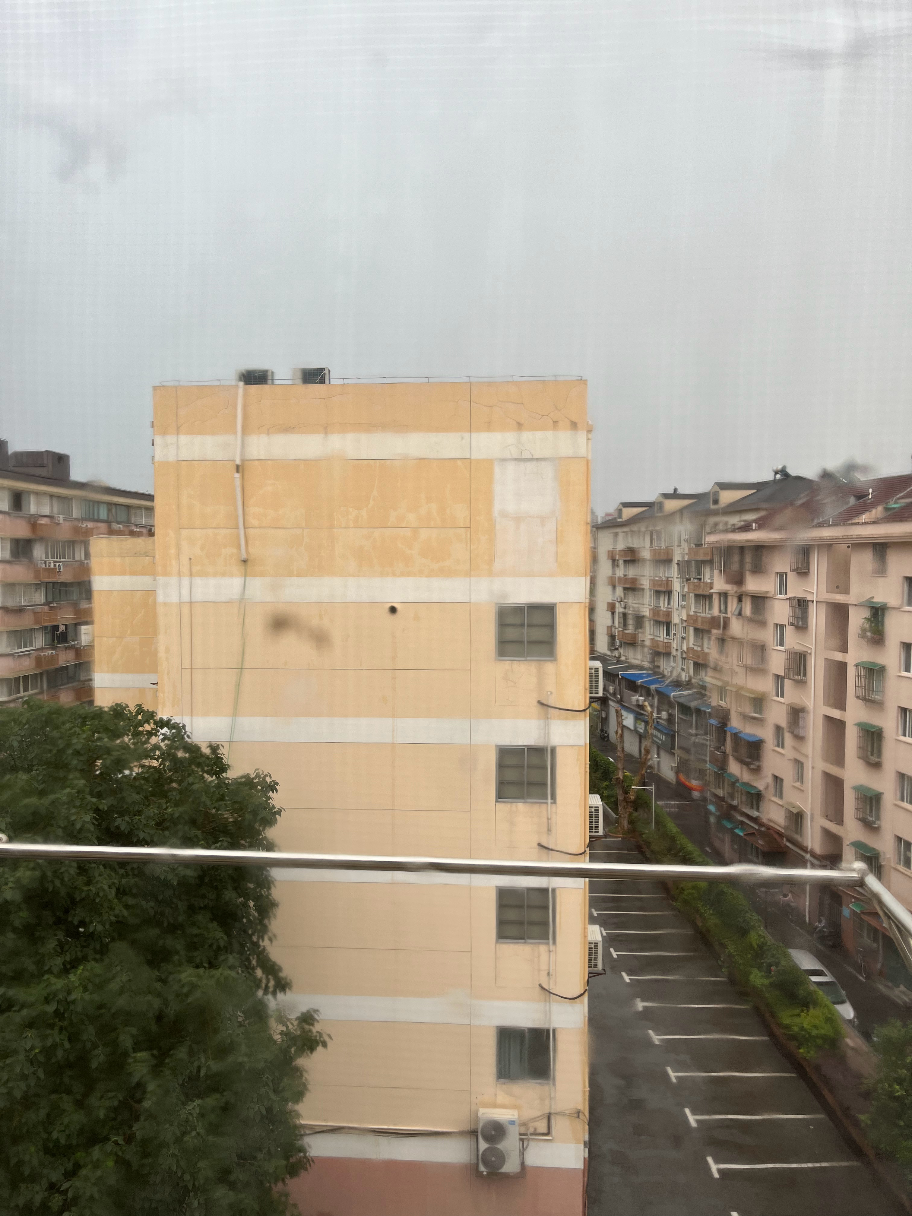 暴雨在家好安心五月的还没画完🥲 
