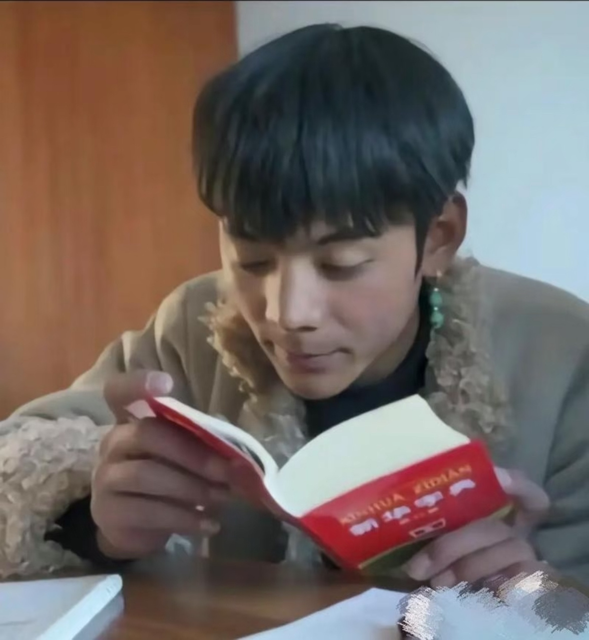 别这样，丁真的粉丝我求你们，如果是被所谓的做局，请问是由谁强迫他了吗？他是没赚到