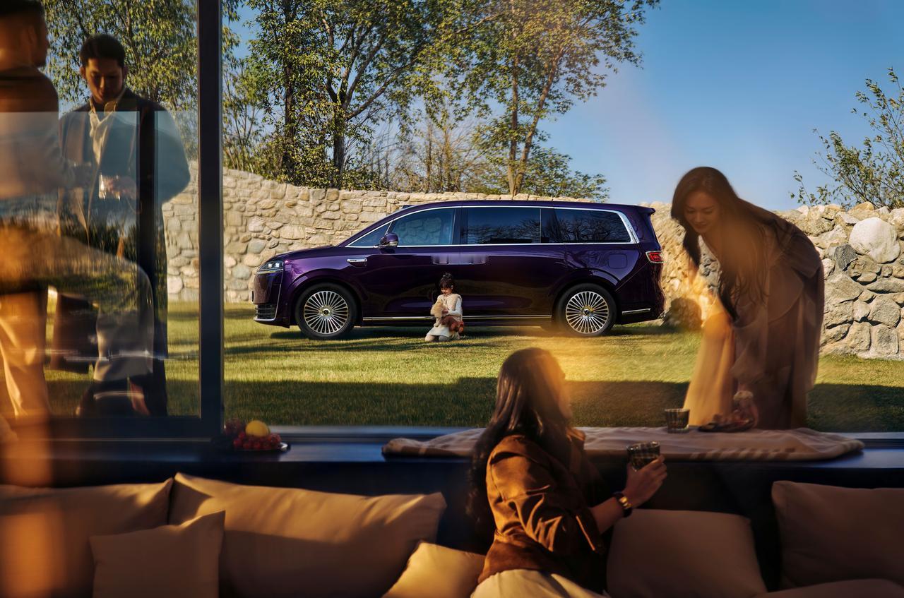 伴随智界V9安全气囊海报的发布，公众对其“移动安全堡垒”的定位有了更深理解。在传