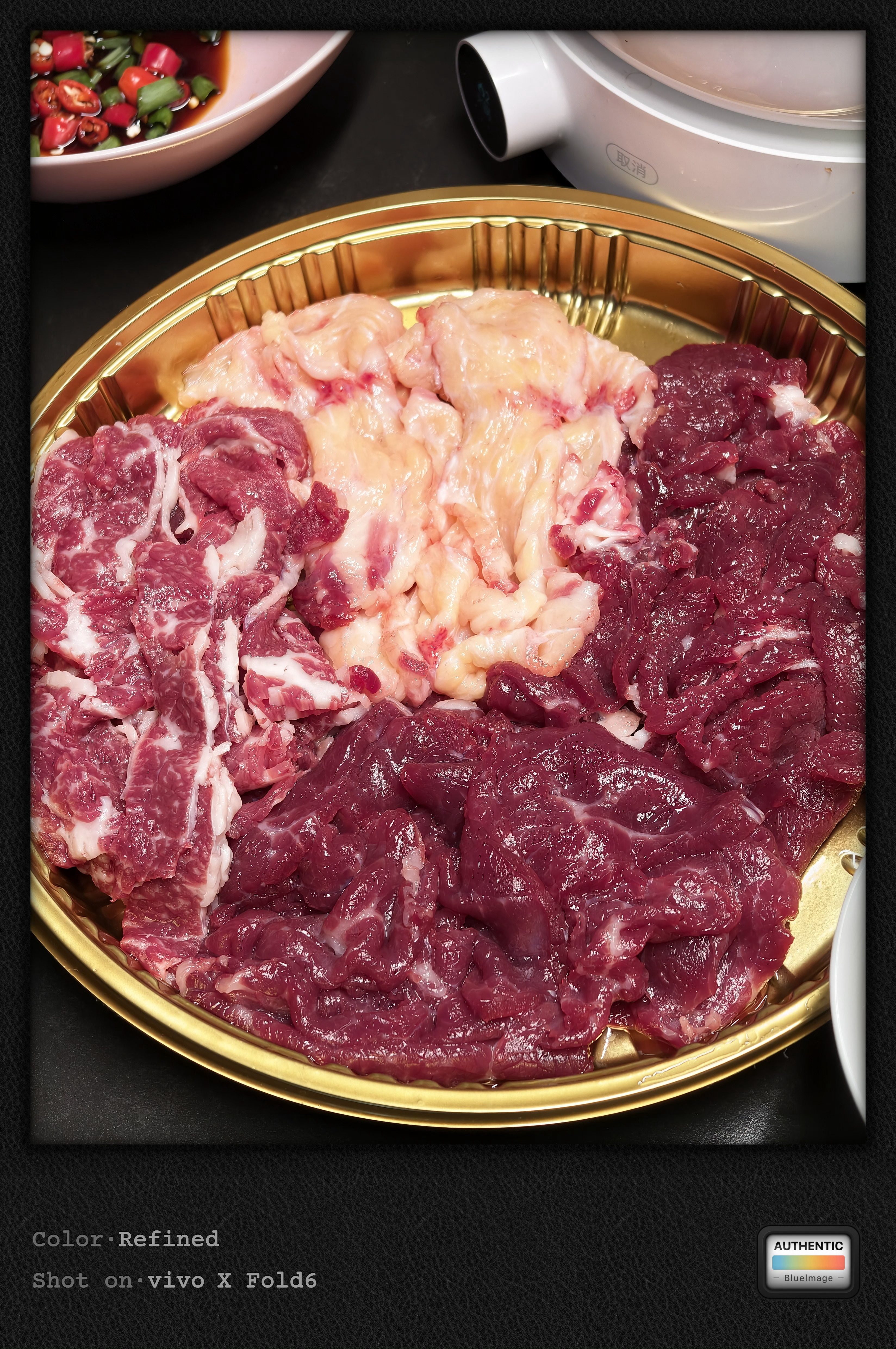 80块钱让菜市场牛肉档口免费跑腿送过来的潮汕牛肉拼盘，在家打火锅，舒服