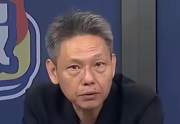 台湾时事评论员谢寒冰提出疑问：大陆为何给全国退伍军人制发预备役人员证？这绝非形式